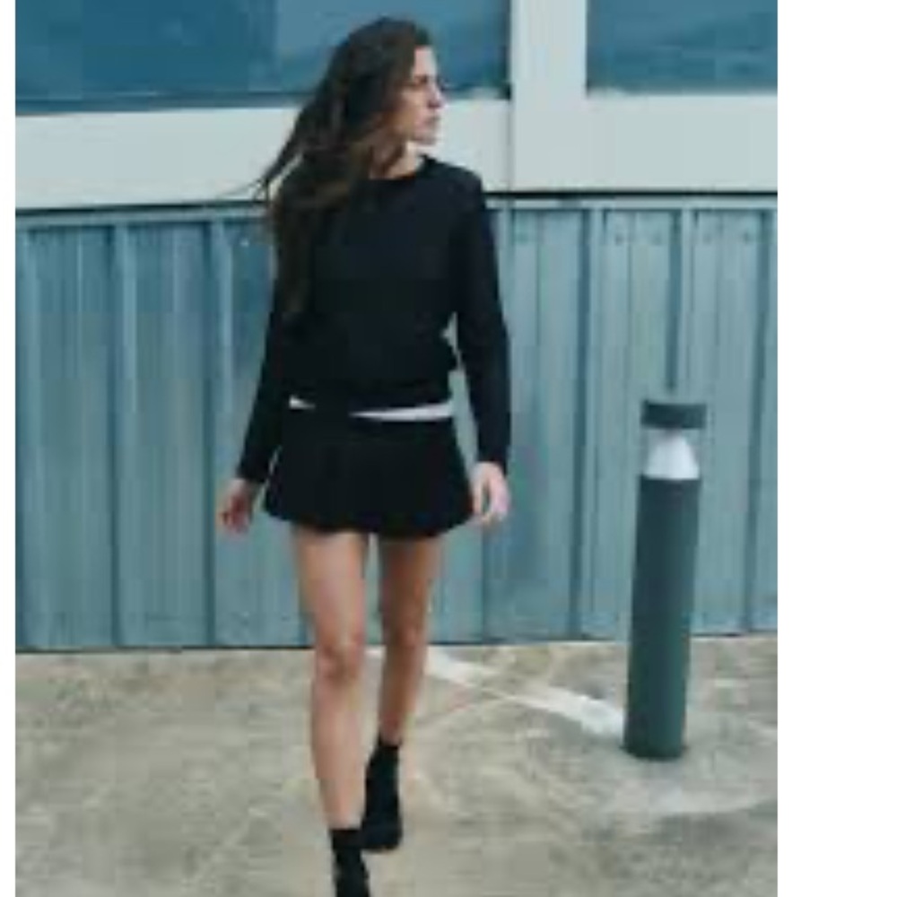 ZARA PLEATED SHORTS - Picture 2 of 7